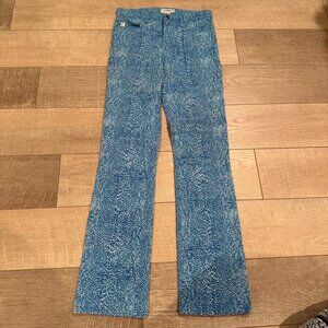 GUESS JEANS USA WOMENS BOOT CUT BLUE SNAKE SKIN PRINT PANTS SIZE 28